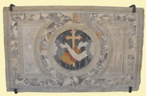 aliotto in marmi mischi con stemma francescano, inizi sec. XIX - Santuario S. Antonio di Padova, Barcellona P.G.